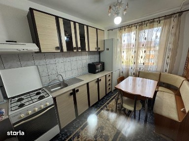 Închiriez apartament mobilat - 3 camere in Precista