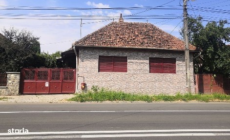 Potențial imobiliar! 2 case in curte, front 30 m, teren 15277 mp