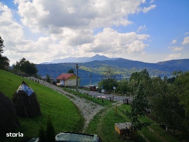 2 case pe același teren ideale pt familie/pentru activități turistice