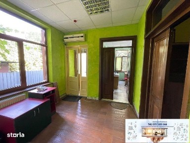 Casă spațioasă cu potențial rezidențial și comercial.