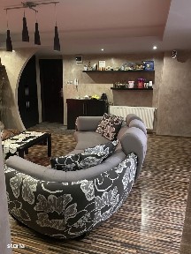 Închiriez apartament