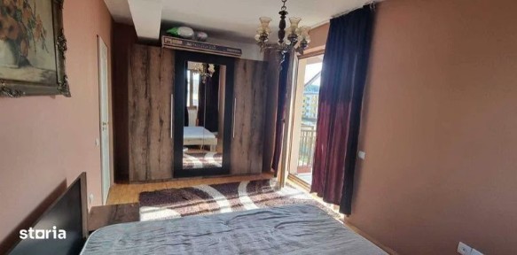 Apartament de 3 camere, 3 balcoane, 2 garaje, str. Sub Cetate