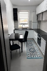 Se închiriază apartament cu 2 camere