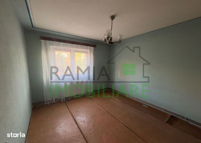 Apartament 3 camere decomandat, zona Tractorul