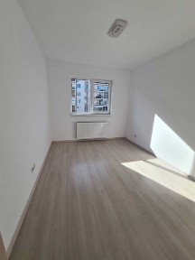 Proprietar, vand apartament nou, partial mobilat, 100 m autobuz
