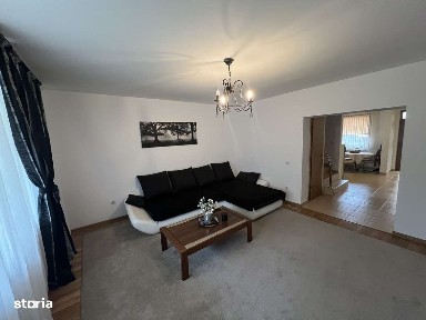 Casa În Centru de inchiriat