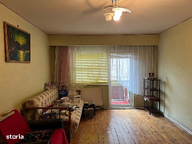 Apartament cu 4 camere zona Moldovei