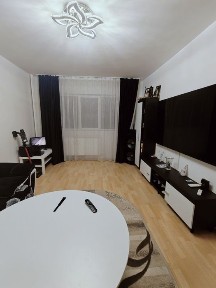 PARTICULAR vând 3 cam. lângă Metrou 2min.