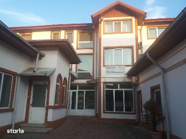 Clinica medicala- 3 niveluri + 2 corpuri proprietate