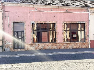 Spatiu Comercial si 7 apartamente ultracentral in Oradea