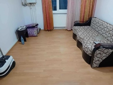 Garsoniera 24mp Piata Maratei etaj 1 centrala termopan renovata baie