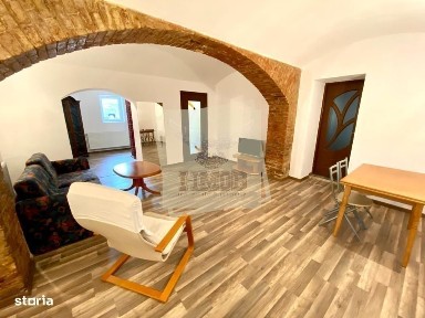 Apartament la vila 82 mp utili 2 camere 2 bai in Parcul Sub Arini