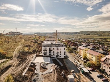 P.F vand Apartament 3 camere, orientare Sud cu priveliște, Baciu