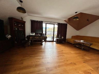Apartament 4 camere mansarda