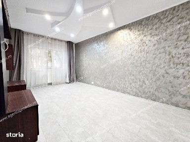 Apartament cu 3 camere, pretabil și pentru activitati comerciale.