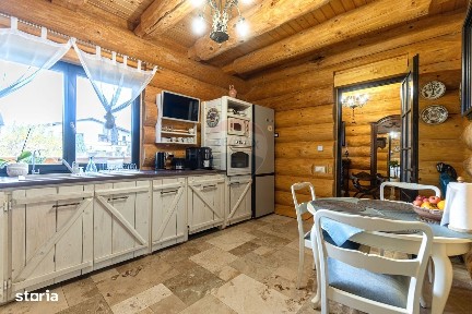 Doua case in stil canadian - confort modern intr-un cadru natural