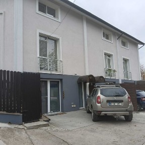 Casa in triplex,1300 euro m2