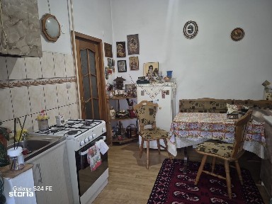 Casă spațioasă din cărămidă, în apropiere de pădure
