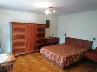 Casă de vânzare cu 1400 mp teren