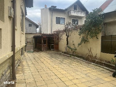 Casa D+P, 5 camere, pretabila birouri,Targoviste, zona Arhiepiscopie