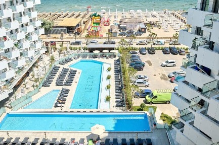 Inchiriere în prima linie la mare în Infinity