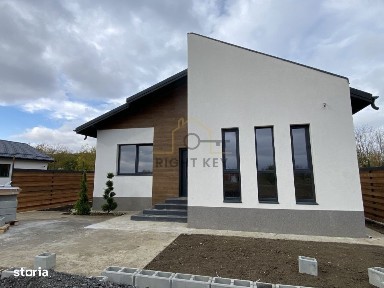 Case parter 4 cam langa padure, la cheie in Teghes!