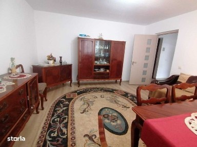 Apartament 3 camere, Decomandat,Micro 4,Etaj 2