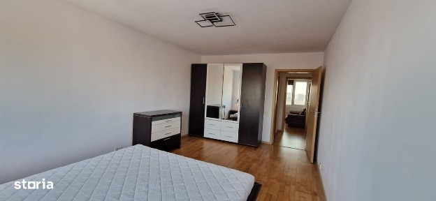 Apartament 4 camere, semidecomandat - Podu Roș