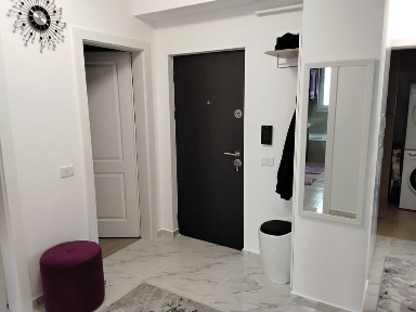 Vând apartament 3camere,81mp,modern pe strada Ghimbavului, Cristian