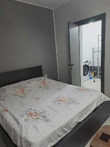 Super oferta. Locuinta la casa. Curte comuna. Piata Abator