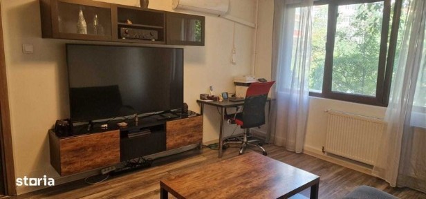 Proprietar vand apartament 3 camere