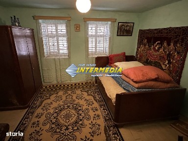 Casa in Cricau cu 3 camere de vanzare teren de 1300 mp