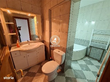 Apartament cu 3 camere semidecomandat la etajul1 in Rond Podu Ros!