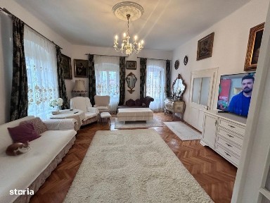 Vanzare - casa demisol+parter, atat ca spatiu comercial cat si ca locu