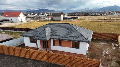 Casa parter INTABULATA cu utilitati,Izvor, teren 500 mp