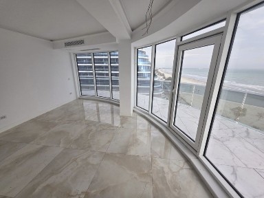 Apartament 3 camere Mamaia White Titanic