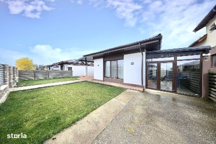 Casă individuală cu 4 camere de vânzare în Cristian, Brasov