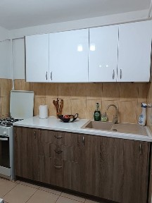 Vând apartament 3 camere.Optional garaj.