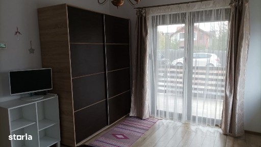 Garsoniera decomandat - zona Tractorul