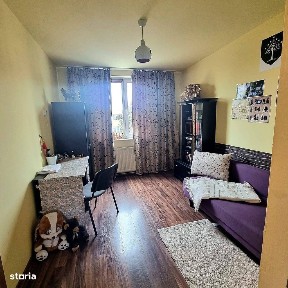 De vanzare apartament cu 4 camere și 2 balcoane, zona ultracentrala