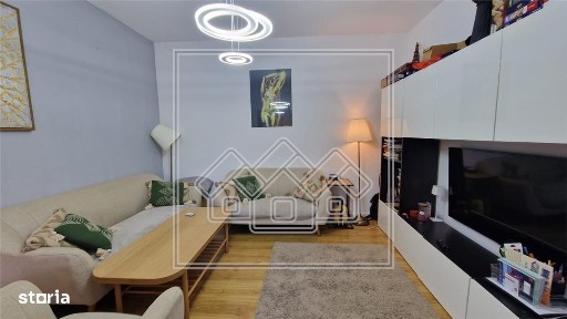 Casa moderna, cu 3 camere, 2 bai si curte, C. Arhitectilor