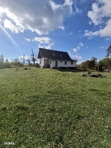 Casa 3 camere,bucătărie,baie, centrală cu lemne + teren com Bunești