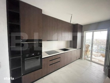 Apartament 3 camere, 93 mp, zona Rovine