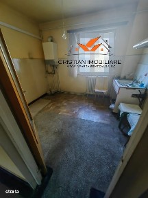 Apartament 3 camere decomandat, foste proprietati, Cetate-Closca!