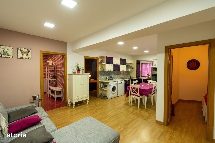 Apartament cu 3 camere de vanzare, mobilat-utilat, Confort City