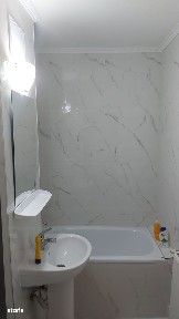 Vând garsoniera Mioveni, etaj 2,zona centru
