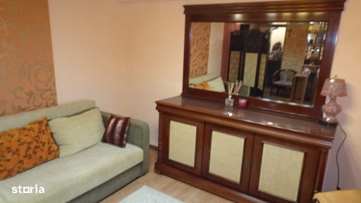 Inchiriez garsoniera in Deva, zona ultracentrala ( BRD), etaj 1