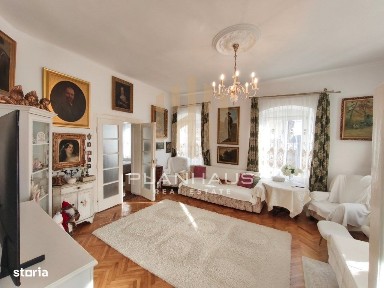 Casă de vânzare în Centrul Vechi ideală pentru investiție și lo