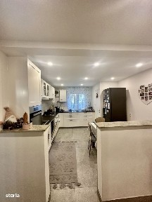 Apartament 3 camere decomandate zona străzii Lunii