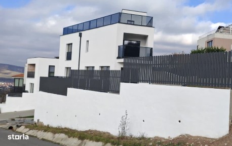 OPORTUNITATE: Casa cu gradina generoasa si terasa circulabila spectac